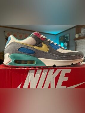 Nike Air Max 90
Air Sprung Iron Grey 11M
Replacement box
$125